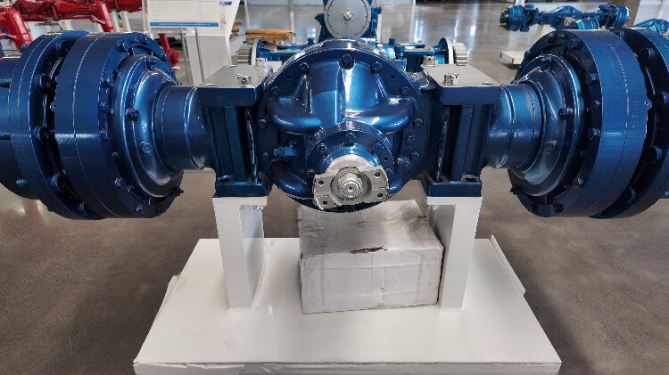 Drive axle of an underground loading and unloading machine 3 m³