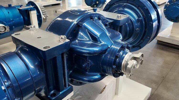 Drive axle of an underground loading and unloading machine 3 m³