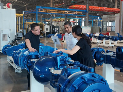 Indian customers come to inspect the leading bridge and sincerely invite major equipment manufacturers to cooperate.