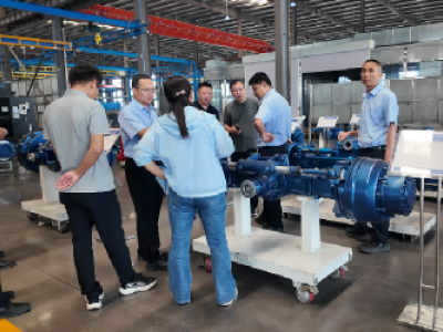 Shandong Lingong visited Shandong Lutong to discuss cooperation in the field of leading axles